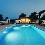 Anja Is A 4 Bedroom With A 32 Sqm Heated Pool Near