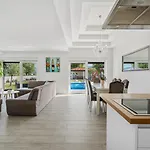 Villa Anja Is A 4 Bedroom With A 32 Sqm Heated Pool Near Imotski