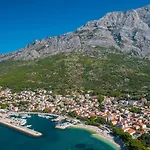 Anja Is A 4 Bedroom With A 32 Sqm Heated Pool Near *