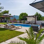 Anja Is A 4 Bedroom With A 32 Sqm Heated Pool Near Villa Imotski