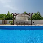 Anja Is A 4 Bedroom With A 32 Sqm Heated Pool Near