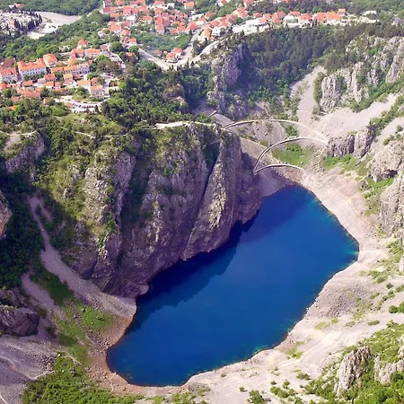 Anja Is A 4 Bedroom With A 32 Sqm Heated Pool Near Imotski