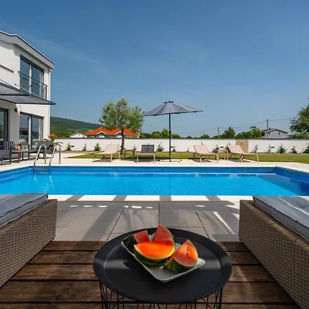 Anja Is A 4 Bedroom With A 32 Sqm Heated Pool Near