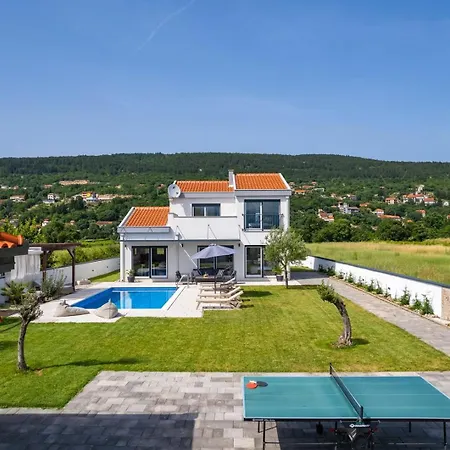 Vila Anja Is A 4 Bedroom With A 32 Sqm Heated Pool Near