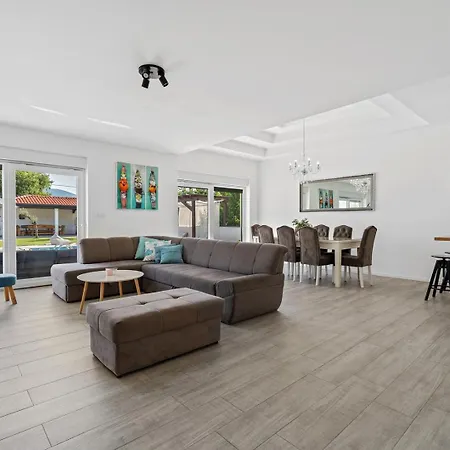 Vila Anja Is A 4 Bedroom With A 32 Sqm Heated Pool Near *